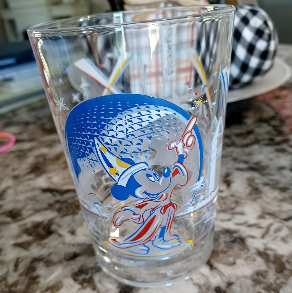 25TH ANNIVERSARY 1996 MCDONALDS WALT DISNEY GLASS